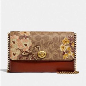 NWOT - Coach Marlow Turnlock Crossbody Handbag